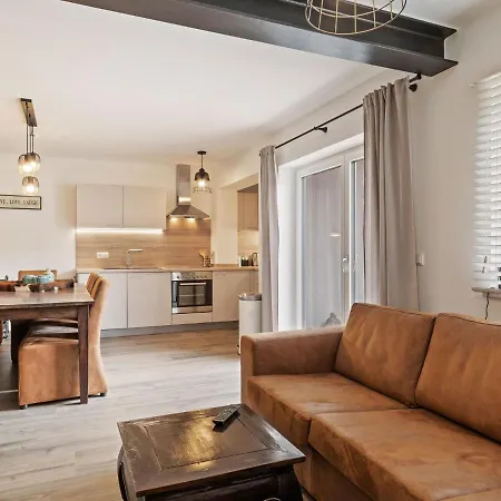 Modern Apartment With A Central Location In The Cozy Brixen Im Thale